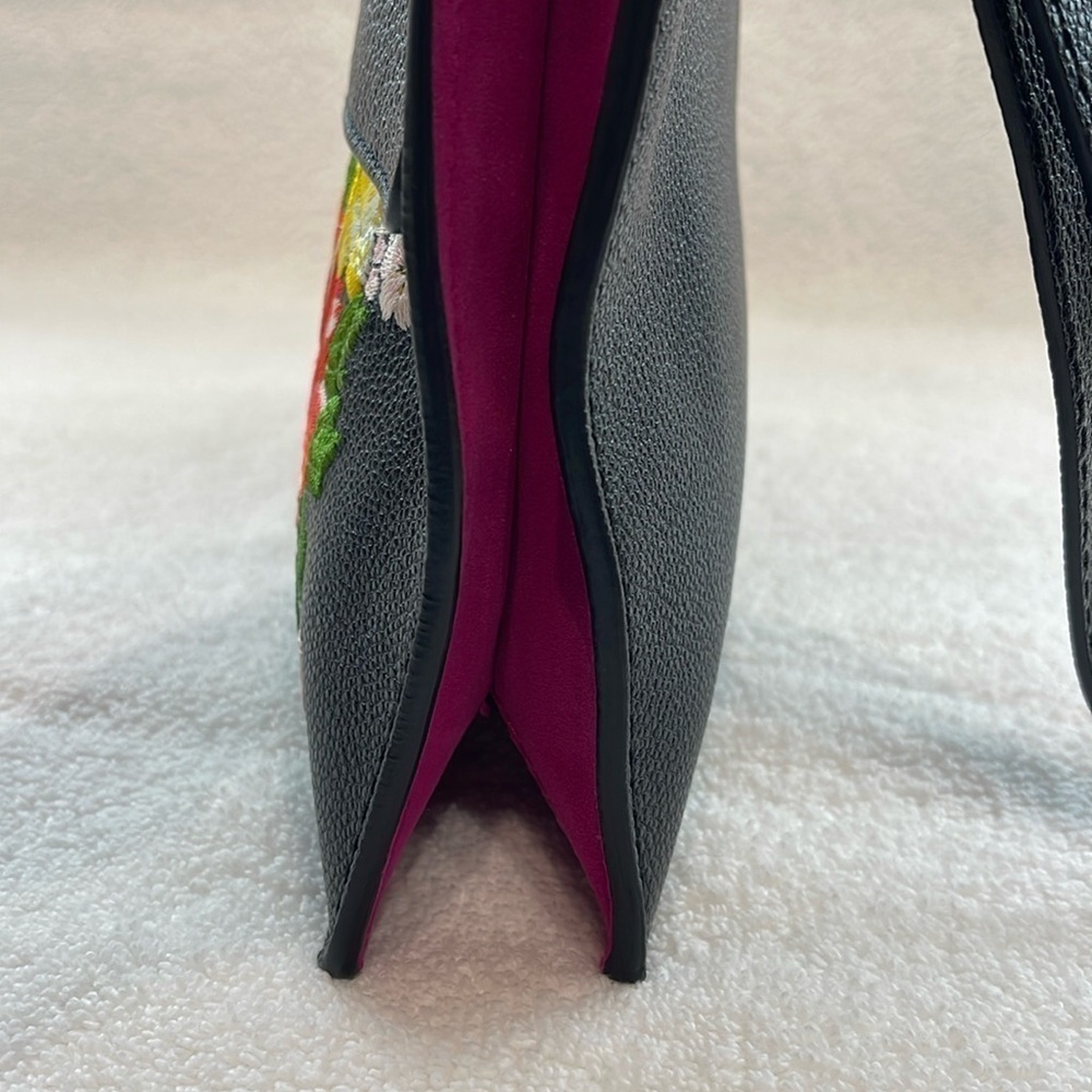 ETRO black leather envelop style clutch with floral & bird embroidery - Picture 8 of 9